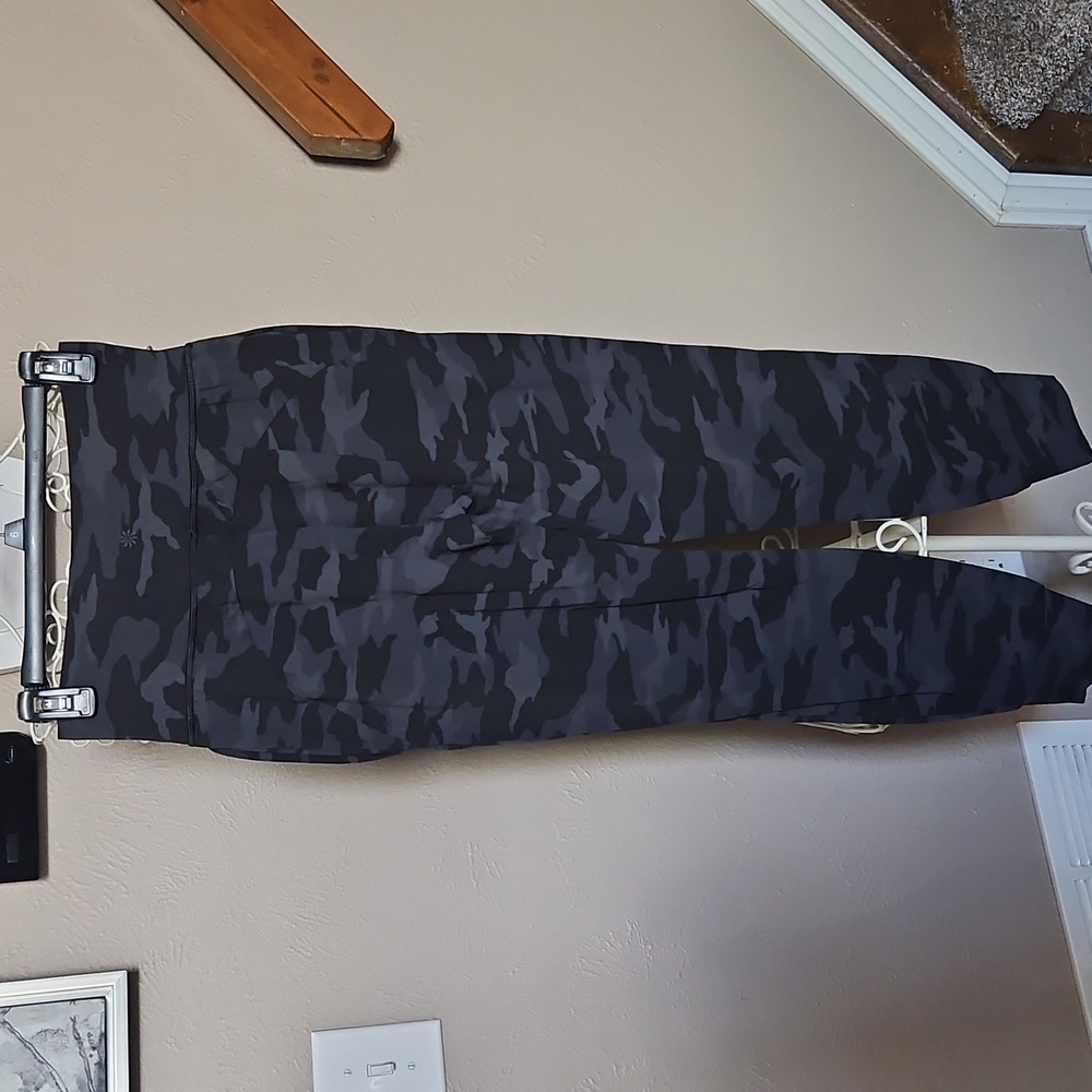 EUC Camo Athleta Salutation Joggers - Picture 8 of 10